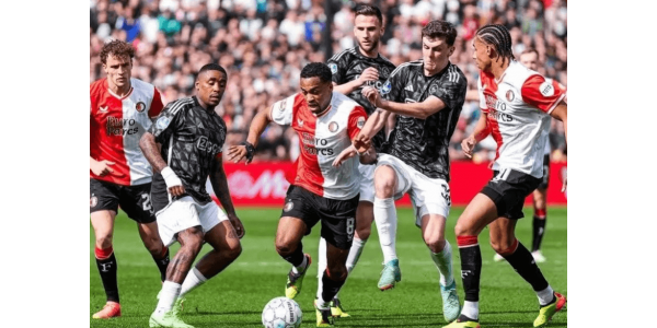 Ajax 0-6 Feyenoord, největší ztráta v historii týmu Ajax 0-6 Feyenoord, největší ztráta v historii týmu