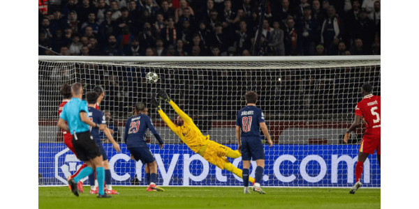 Liverpool porazil Paris Saint-Germain, Alissonova záchrana byla klíčem k vítězství