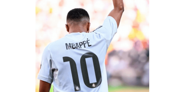Mbappé přebírá dres s číslem 10 v Realu Madrid a otevírá tak novou kapitolu své kariéry