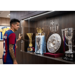Barcelona si brzy zajistila titul! Cancelo se zapsal do fotbalové historie
