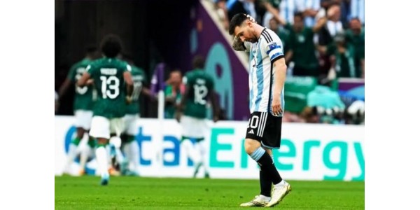 První zápas Argentiny na Světovém poháru prohrál 1-2 se Saúdskou Arábií