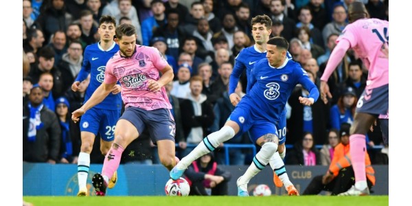 Premier League: Chelsea 2-2 Everton, Chelsea pravděpodobně nemá šanci dostat se do top 4