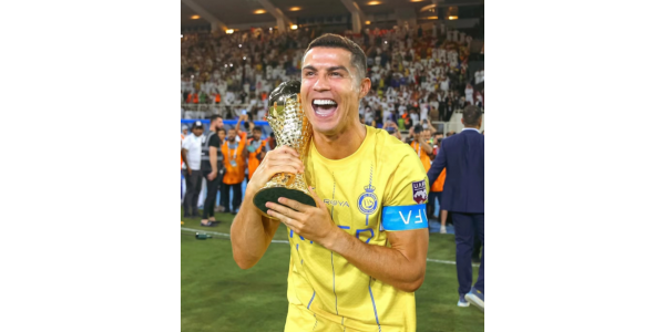 Ronaldo vyhrál svou první mistrovskou trofej po vstupu do Saúdské ligy