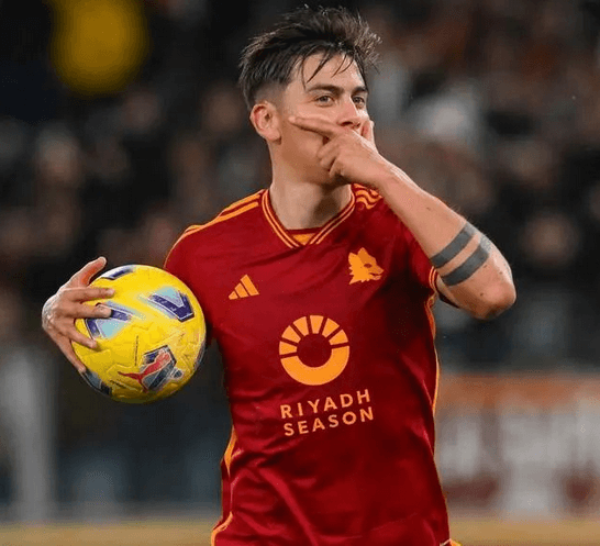 Dybala hattrick pomohl Římu porazit Turín 3:2