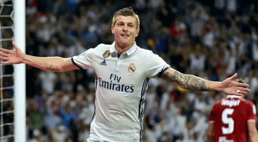 Kroos nadále zůstává u týmu a obnovuje smlouvu s Realem Madrid na jeden rok