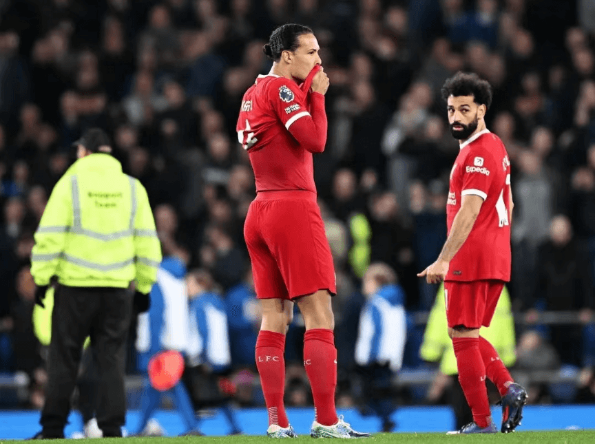 Liverpool prohrál 0:2 s Evertonem, Everton skončil ponižující rekord