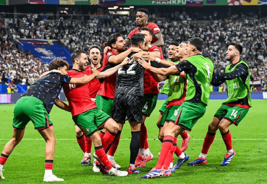 Ronaldo jede stále naplno, Costa je hrdinou postupu