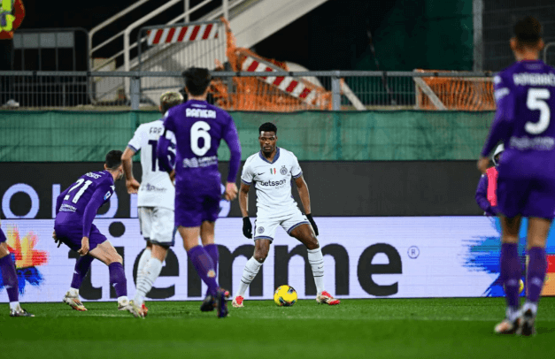 Fiorentina porazila Inter Milán 3:0 a vrátila se mezi nejlepší čtyři