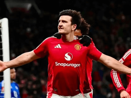 Maguireova legenda Manchesteru United pokračuje
