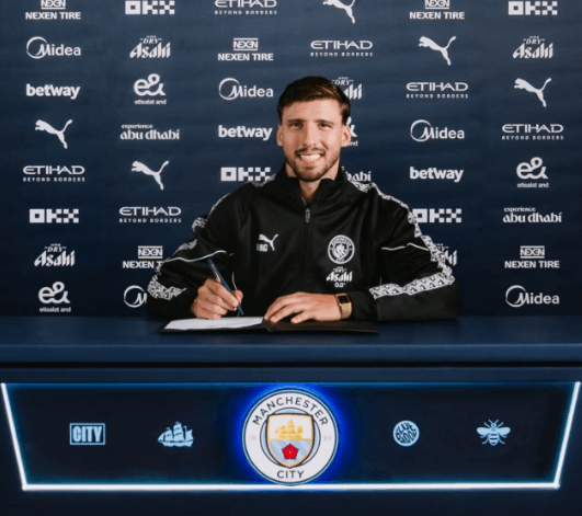 Manchester City prodloužil smlouvu s Rubenem Diasem do roku 2029