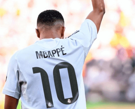 Mbappé přebírá dres s číslem 10 v Realu Madrid a otevírá tak novou kapitolu své kariéry