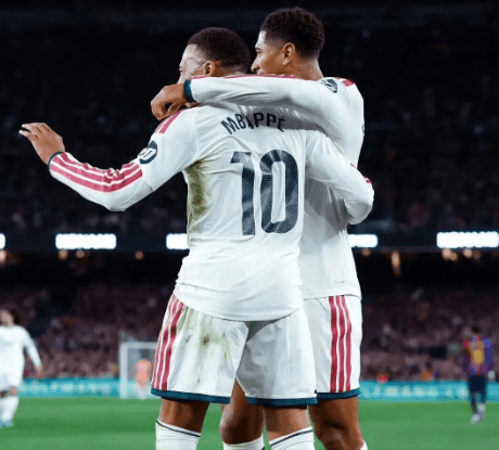 Mbappé zazářil v El Clásicu, Real Madrid porazil Barcelonu