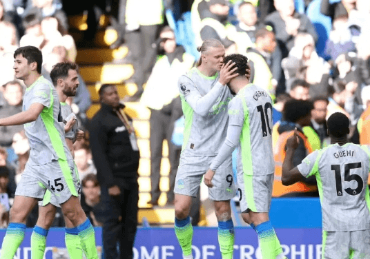 Silný návrat Manchesteru City znovu roznítil naděje na titul