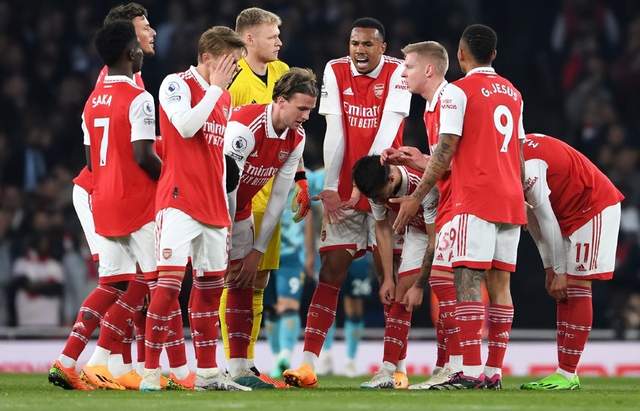 Je možné, aby Arsenal vyhrál proti Manchesteru City ve 3 po sobě jdoucích kolech remíz?