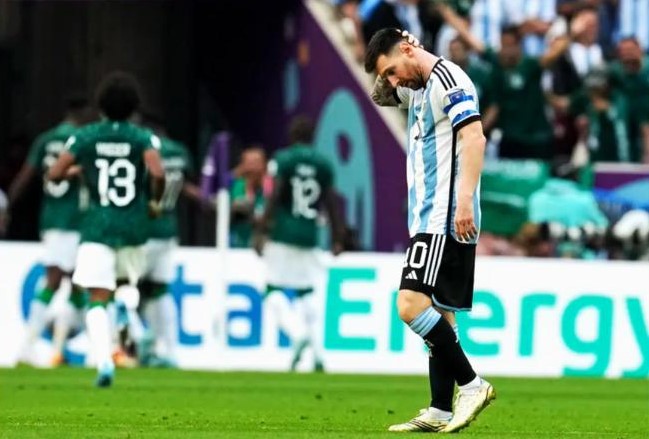První zápas Argentiny na Světovém poháru prohrál 1-2 se Saúdskou Arábií