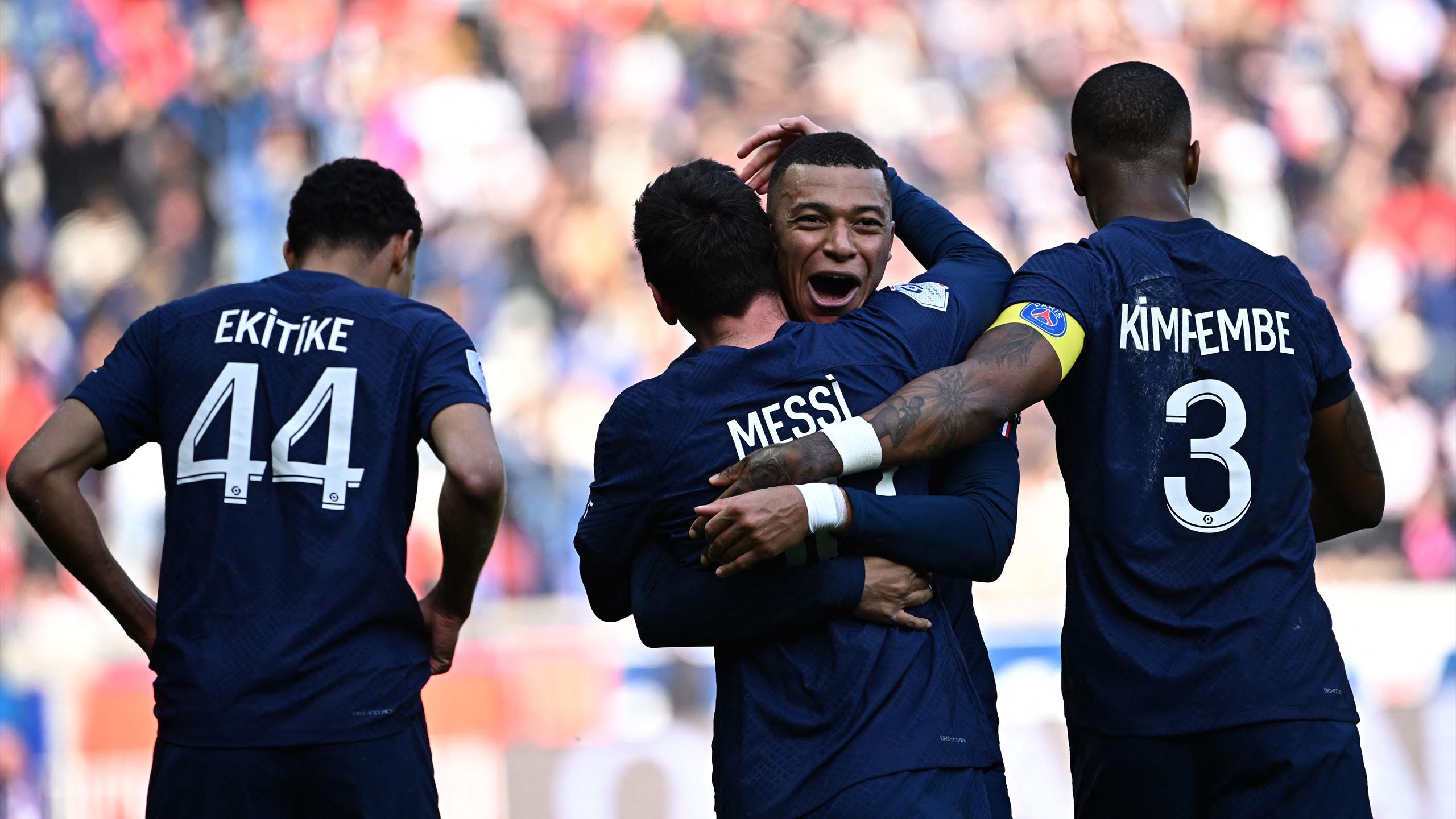Paris Saint-Germain 4:3 Lille, Messi přispěl z přímého kopu podle tradice, ale míče se dotkl pouze 42krát, proč?