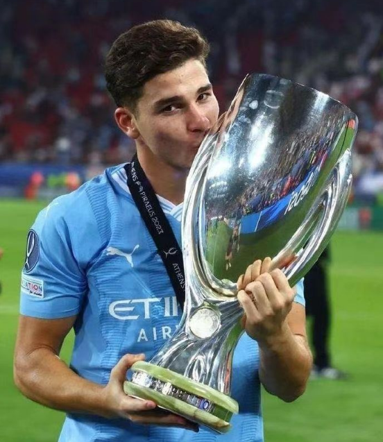 Velký fotbalový vítěz - Alvarez